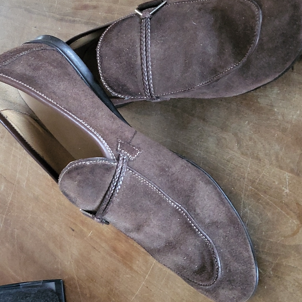 Geox men's size 11 brown suede (leather) casual & dress loafer. Silver buckle